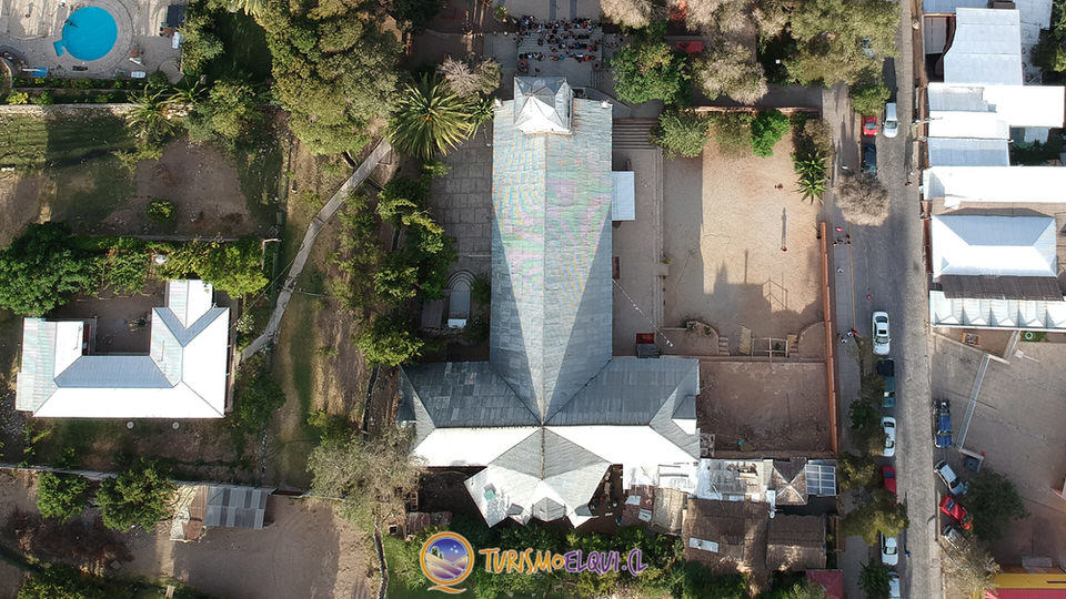 Forma de cruz desde arriba, vista drone