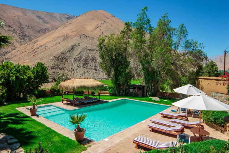 piscina cabanas misterios del elqui